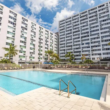 Sunny 1Br Retreat Near Tropicana Field And Pool